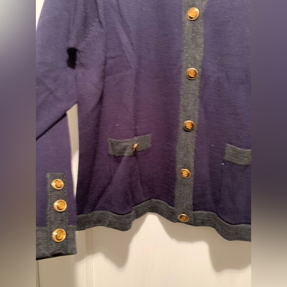 Urban Wool Vtg Navy Cardigan with Gray Trim and Gold Buttons 100% Merino Wool M - Picture 4 of 14